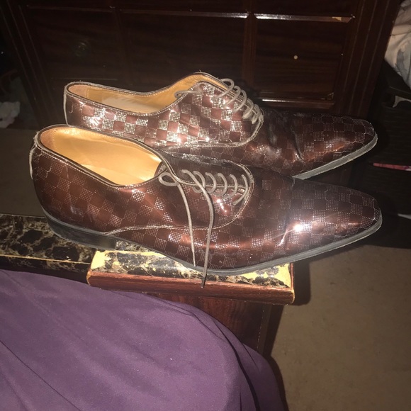 Shoe - Picture 2 of 6